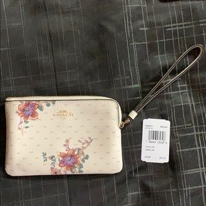 Coach wristlet 👛